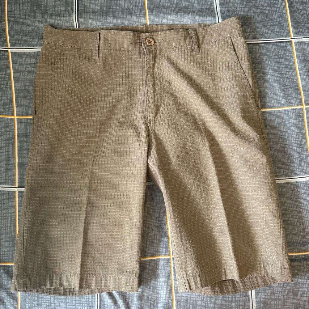 🩳🖤Vercho Like New Men's Tan Shorts Size 34